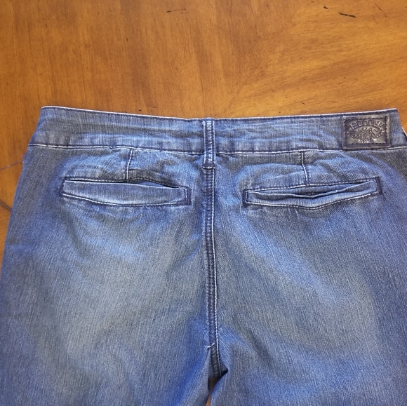 Hint Jean's 9 - Picture 6 of 6